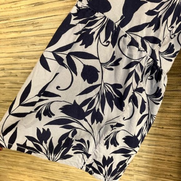 NEW DIRECTIONS-Size XL (14/16) Blue Floral Peasant Top-Bell Sleeve- Off Shoulder - Picture 9 of 12